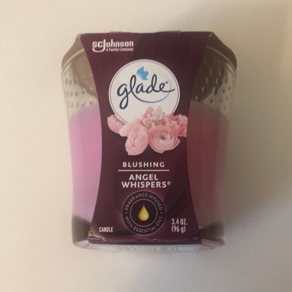 Glade Angel Whispers Candle - Picture 1 of 3